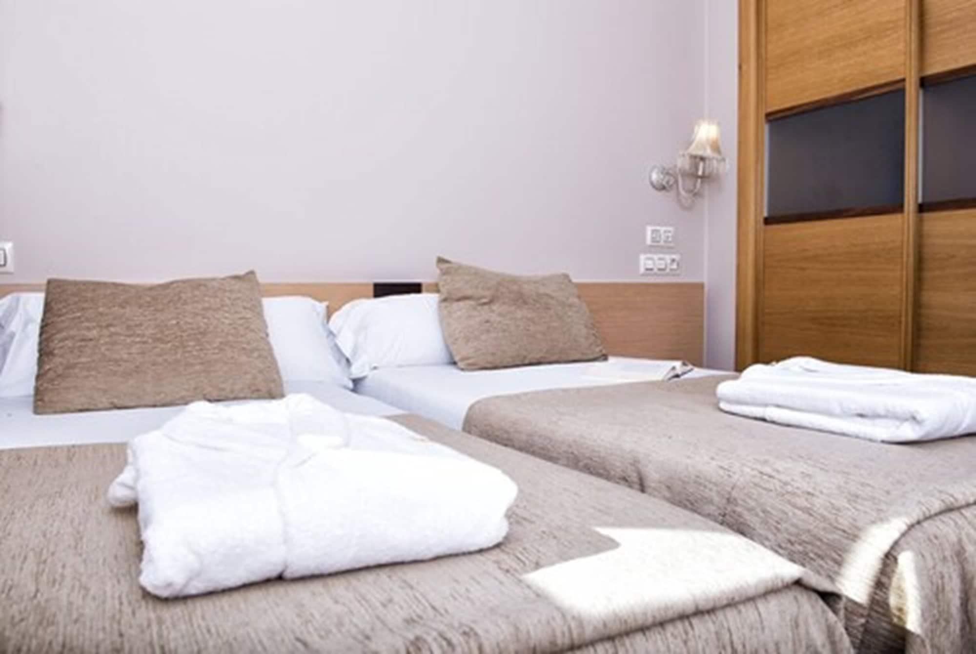 Apartamentos Mediterraneo Real Фуэнхирола Экстерьер фото