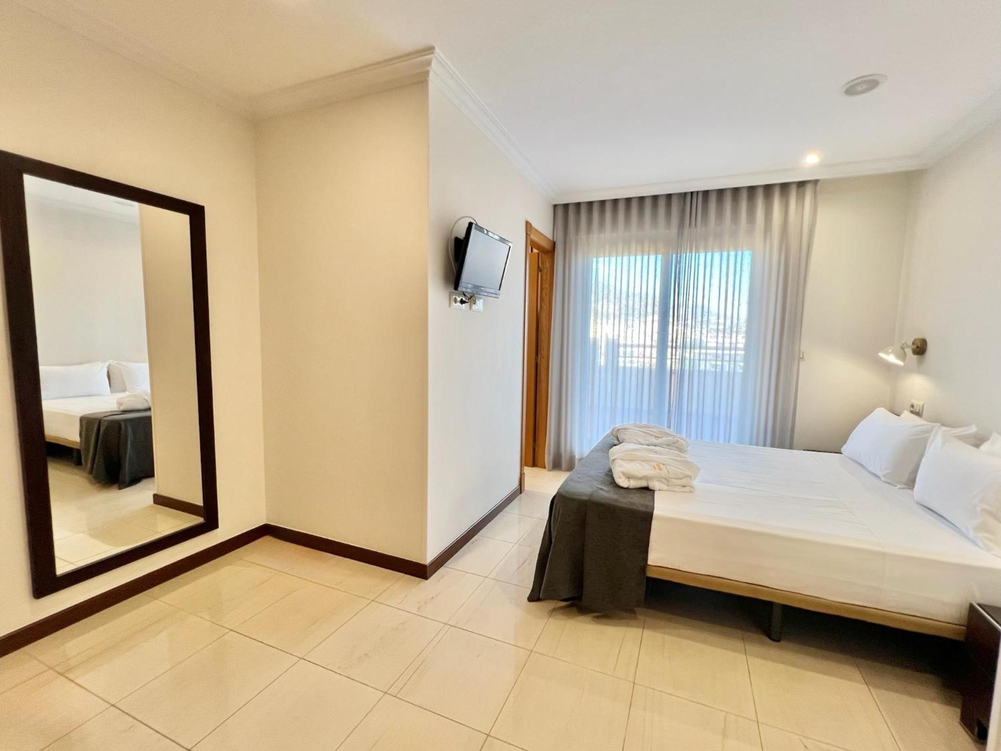 Apartamentos Mediterraneo Real Фуэнхирола Экстерьер фото